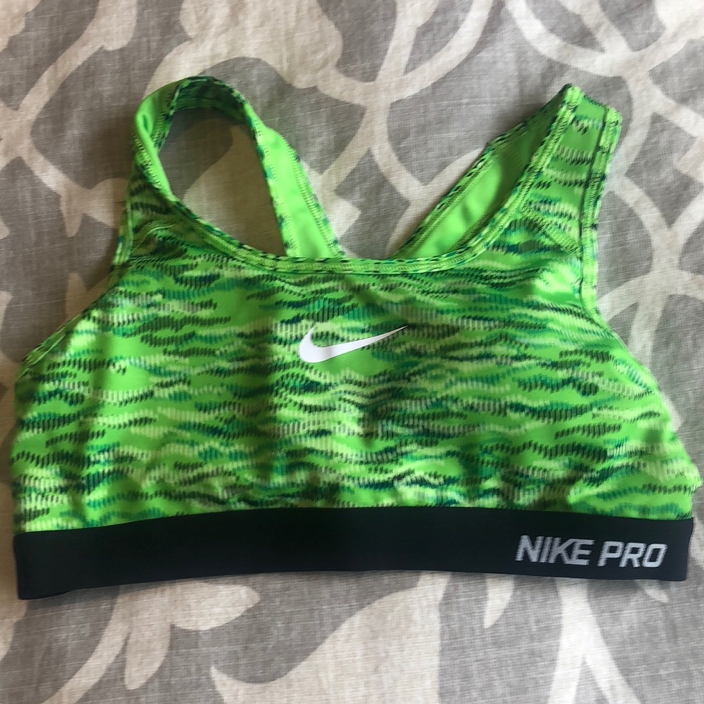 Nike pro sports bra